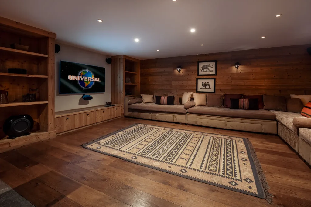 Chalet Lapin Blanc cinema room