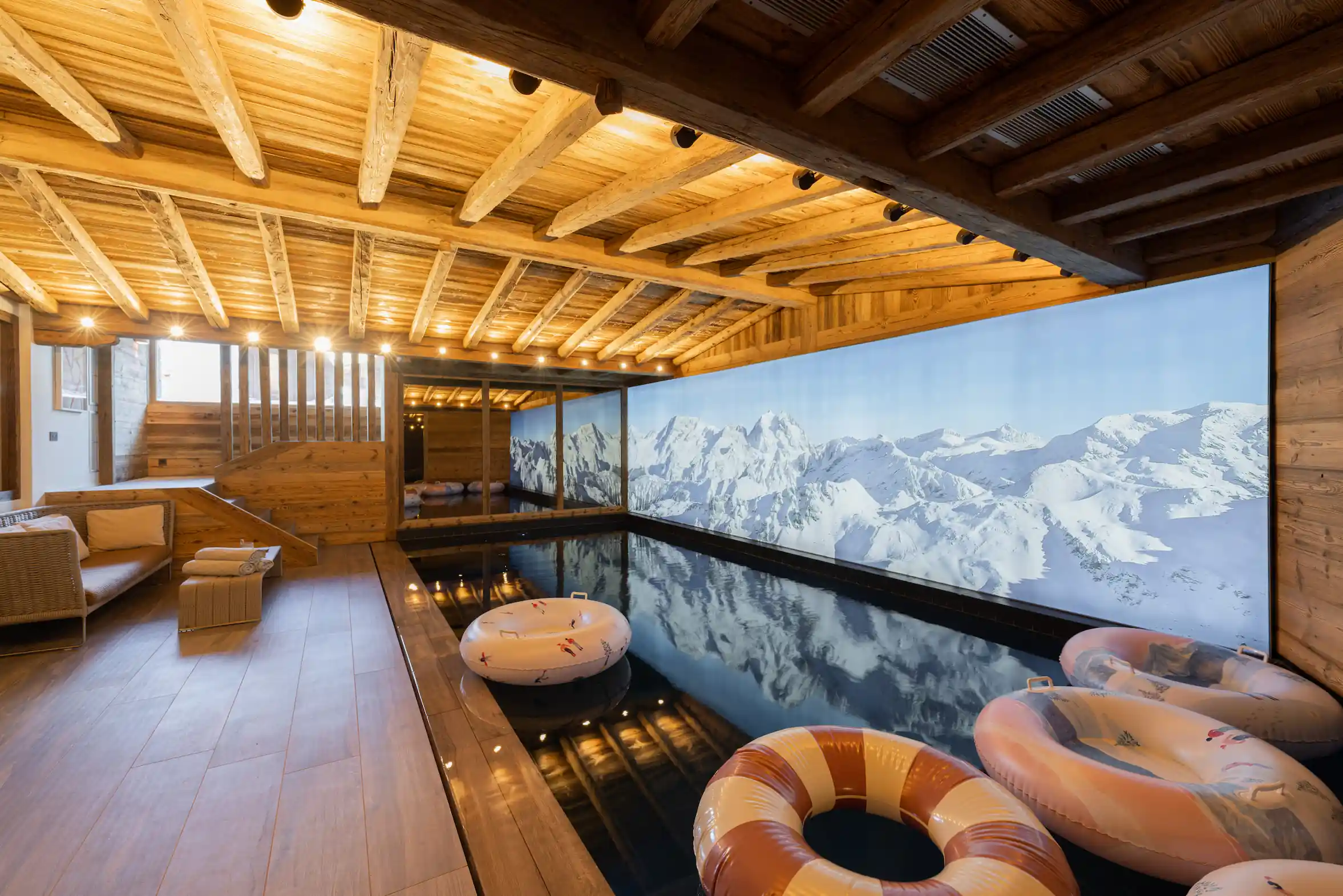 Chalet 1550 swimming pool